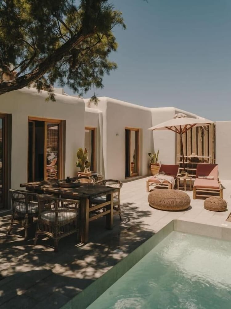 The Wild By Interni — Hotel building in Kalafatis, South Aegean