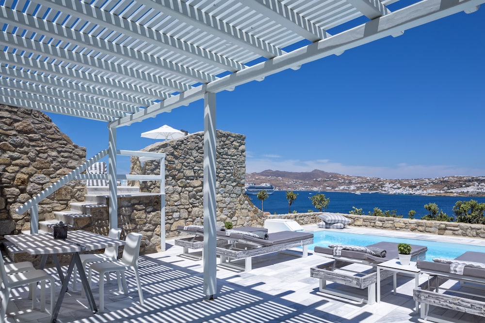 Mykonos No5 — Swimming pool in Ornos, South Aegean