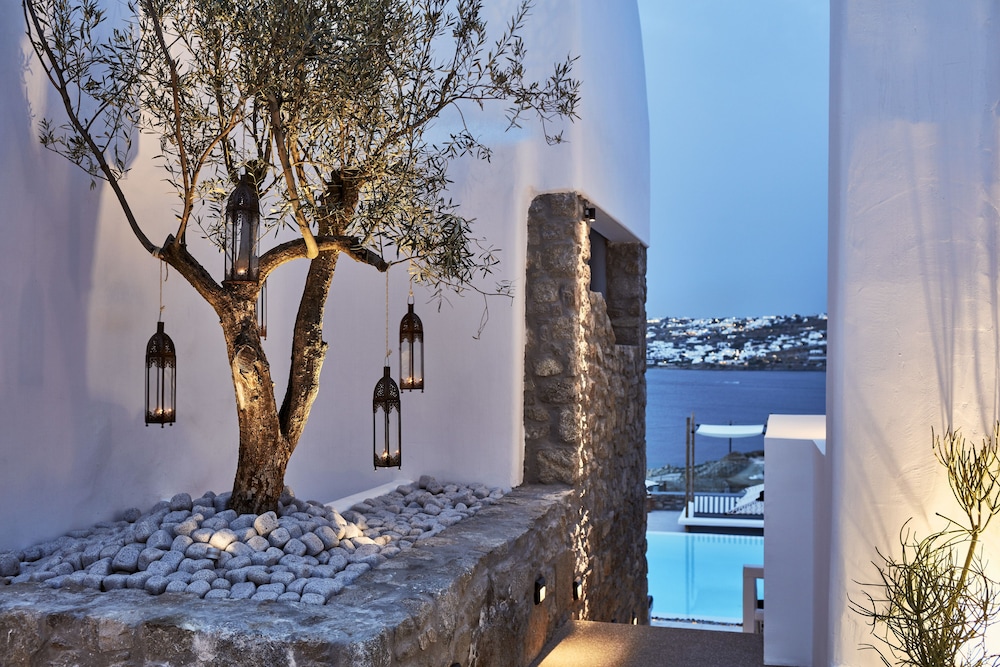 Mykonos No5 — Swimming pool in Ornos, South Aegean