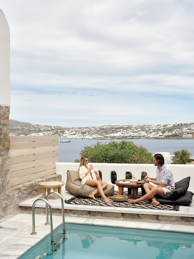 Mykonos No5 — Swimming pool in Ornos, South Aegean