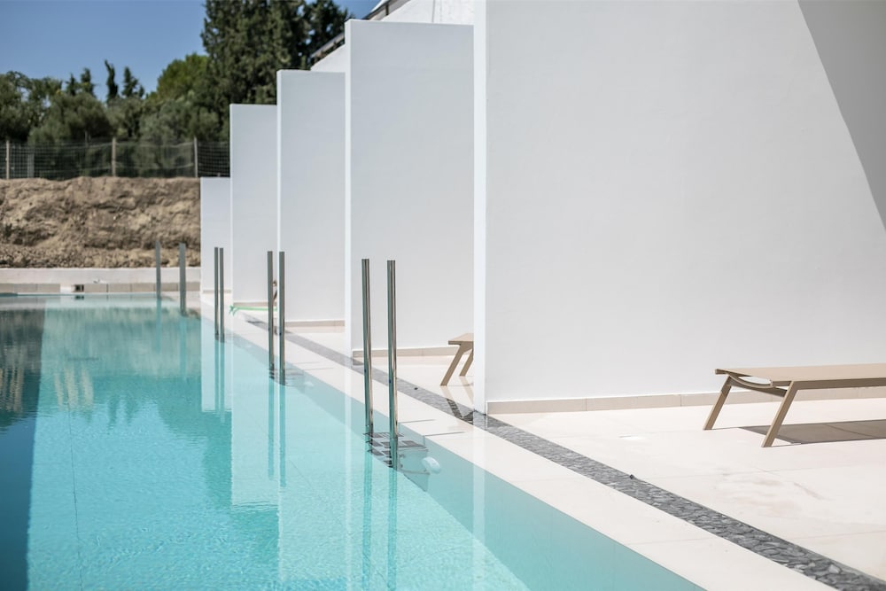 Nikos BnB — Swimming pool in Faliraki, South Aegean