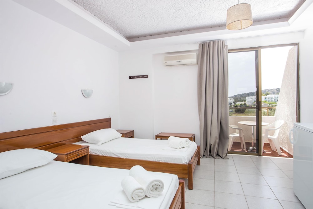 Nikos BnB — Hotel rooms in Faliraki, South Aegean