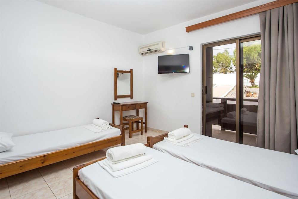 Nikos BnB — Hotel rooms in Faliraki, South Aegean