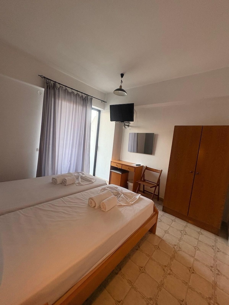 Nikos BnB — Hotel rooms in Faliraki, South Aegean