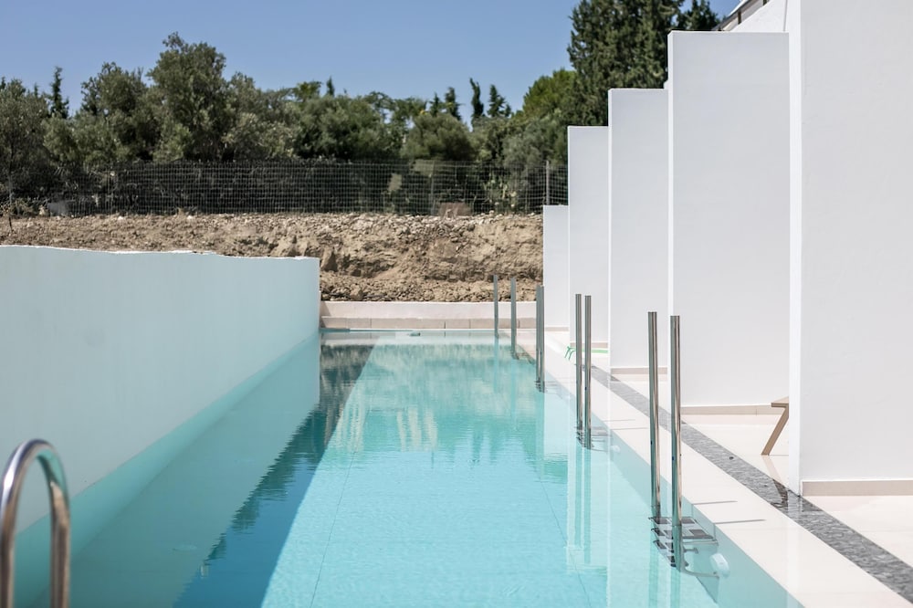Nikos BnB — Main photo in Faliraki, South Aegean