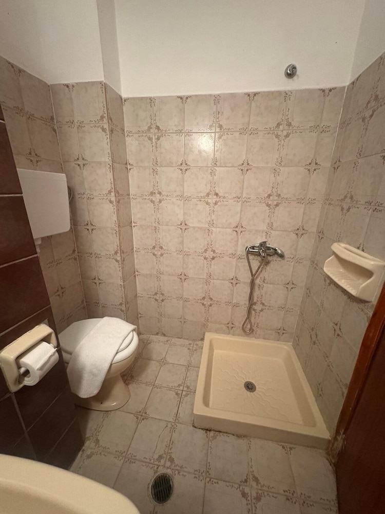 Nikos BnB — Hotel rooms in Faliraki, South Aegean