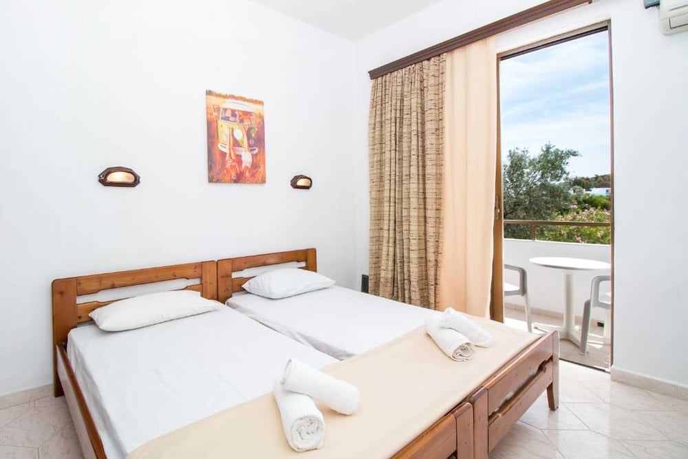 Nikos BnB — Hotel rooms in Faliraki, South Aegean