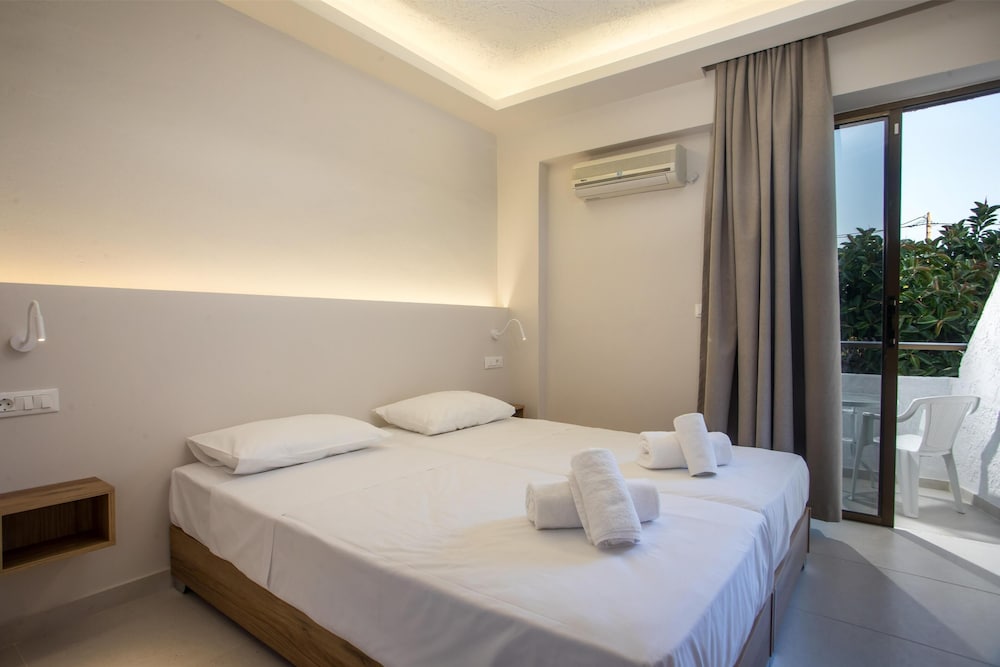 Nikos BnB — Hotel rooms in Faliraki, South Aegean