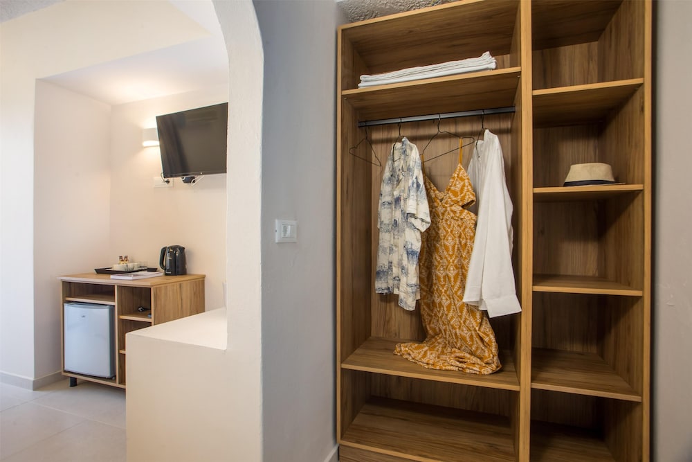 Nikos BnB — Hotel rooms in Faliraki, South Aegean