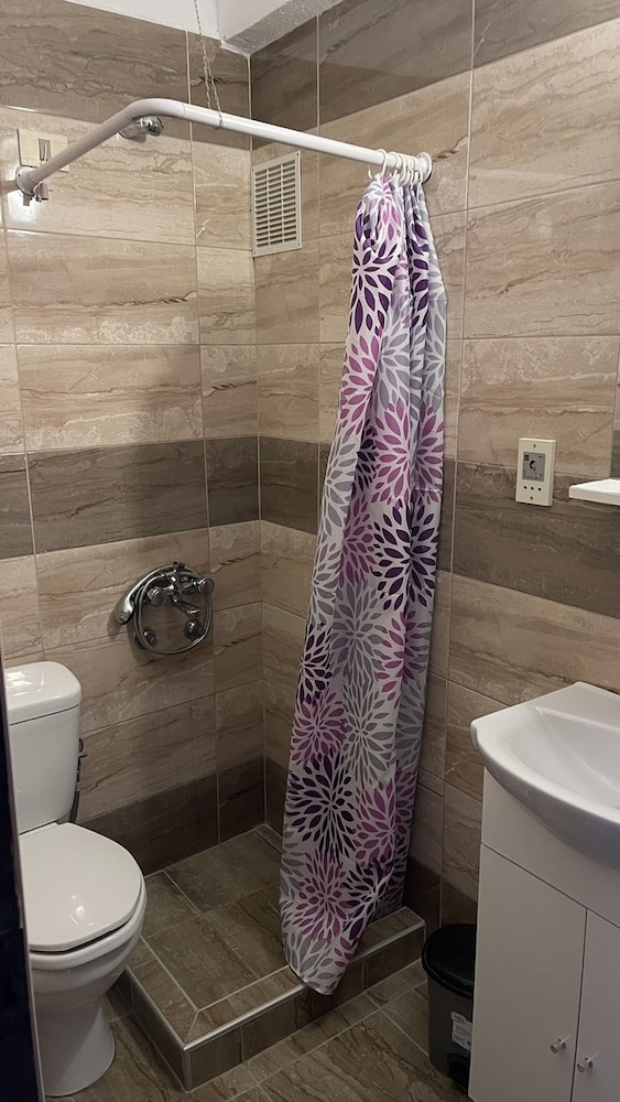 Nikos BnB — Hotel rooms in Faliraki, South Aegean