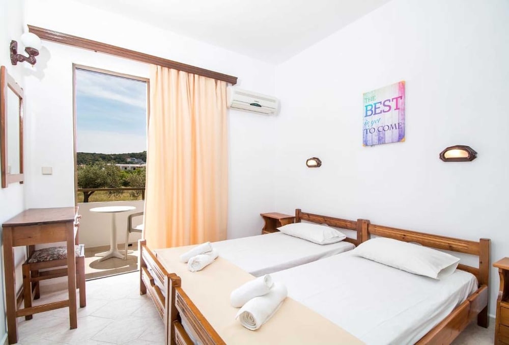 Nikos BnB — Hotel rooms in Faliraki, South Aegean