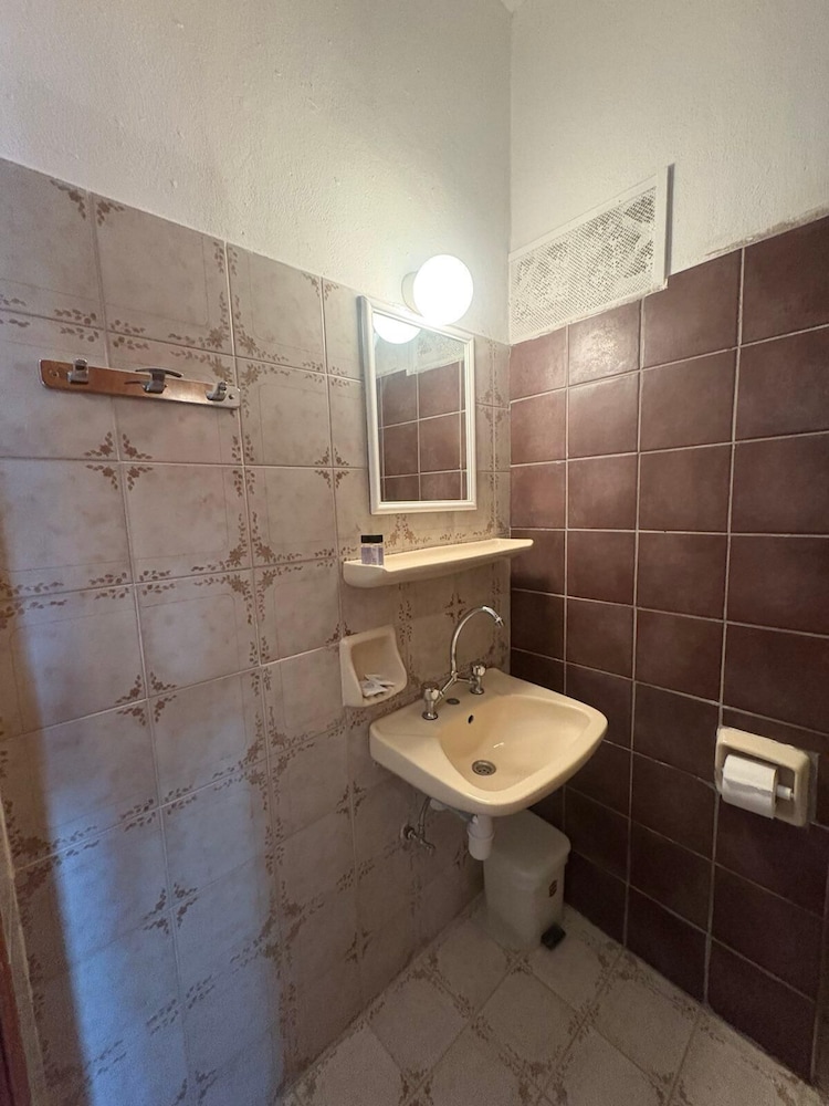 Nikos BnB — Hotel rooms in Faliraki, South Aegean