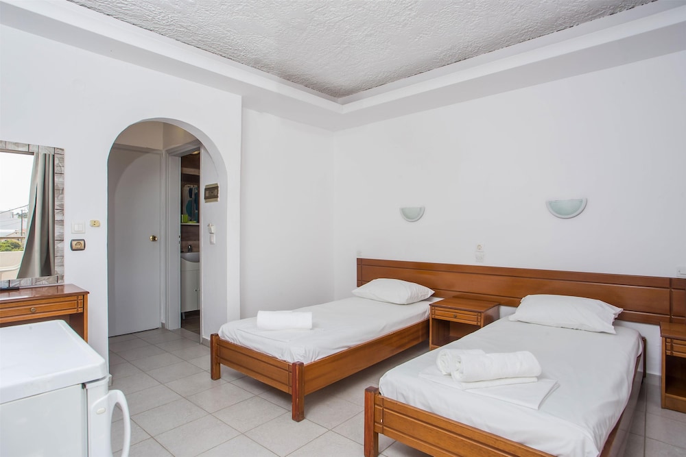 Nikos BnB — Hotel rooms in Faliraki, South Aegean