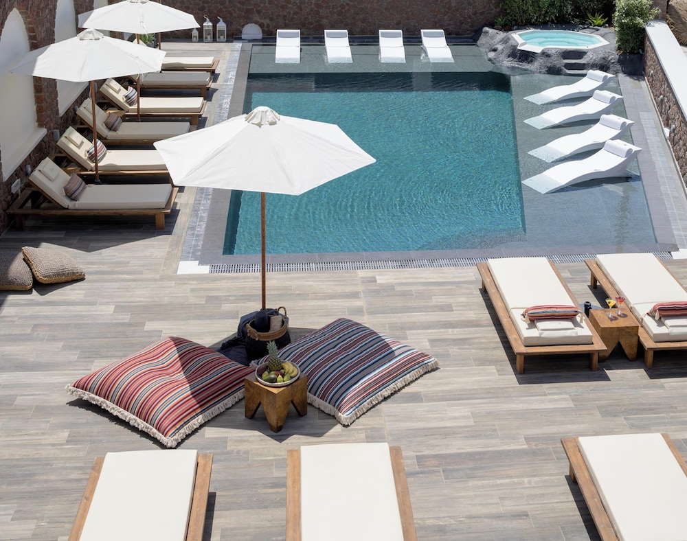 Selini Hotel — Swimming pool in Kamari, South Aegean