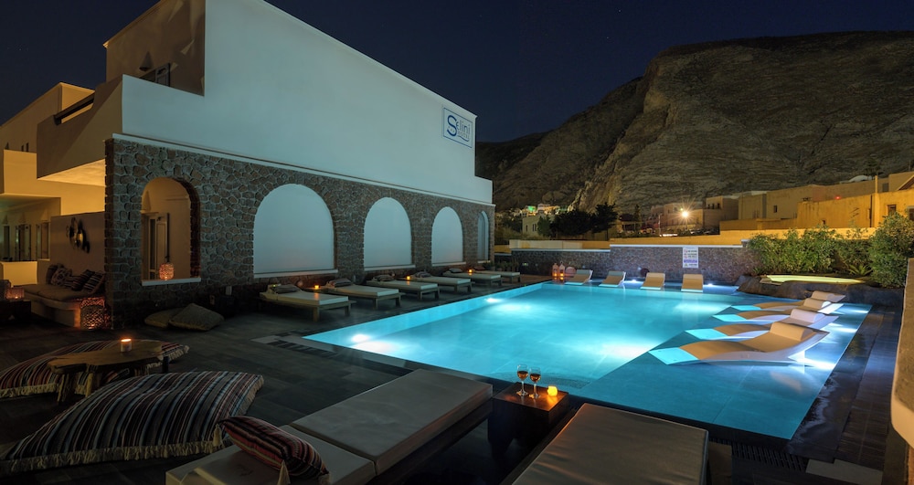 Selini Hotel — Swimming pool in Kamari, South Aegean