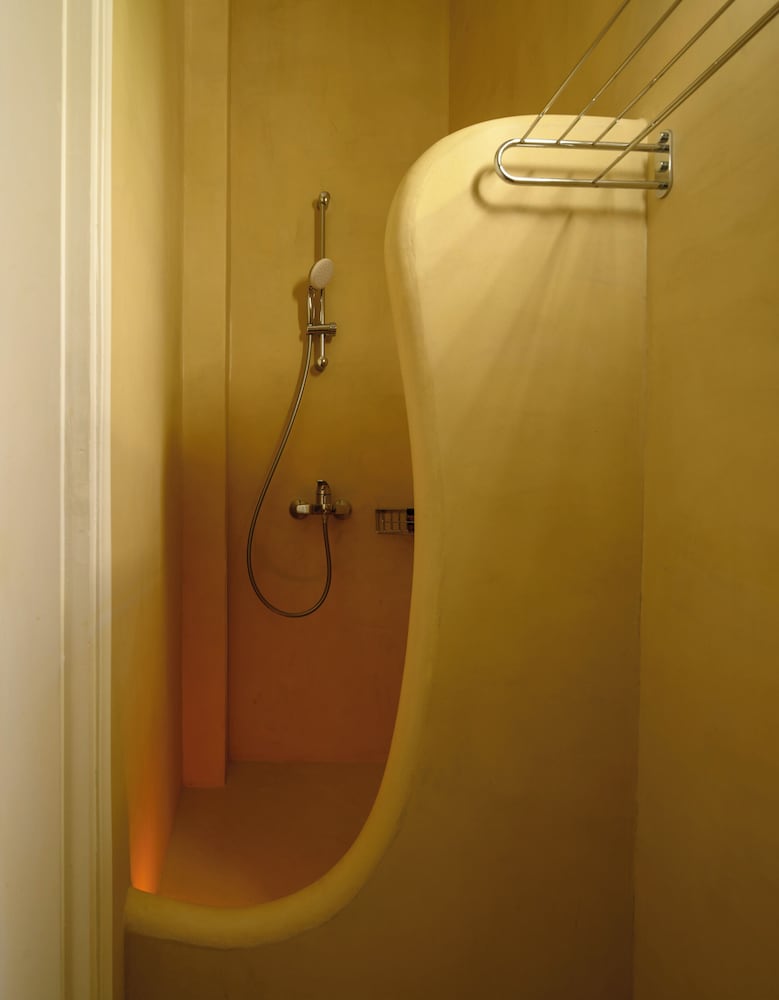 Selini Hotel — Hotel rooms in Kamari, South Aegean