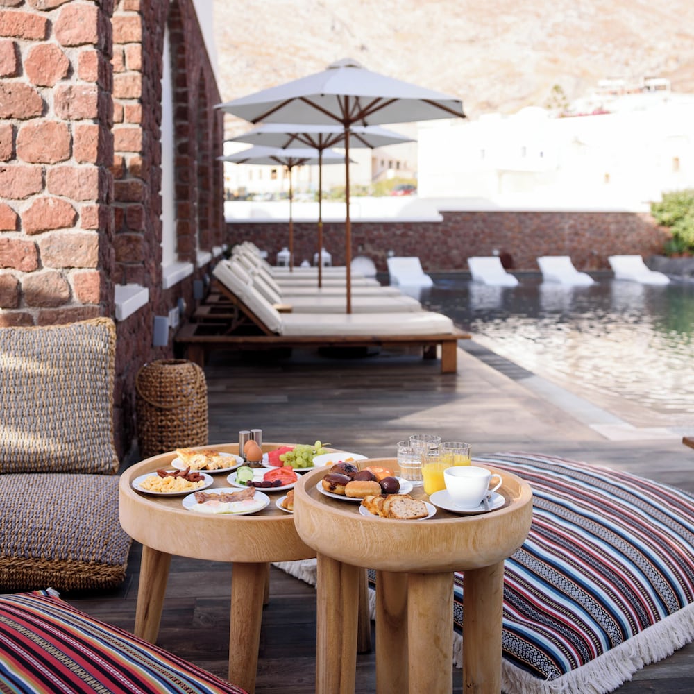 Selini Hotel — Swimming pool in Kamari, South Aegean