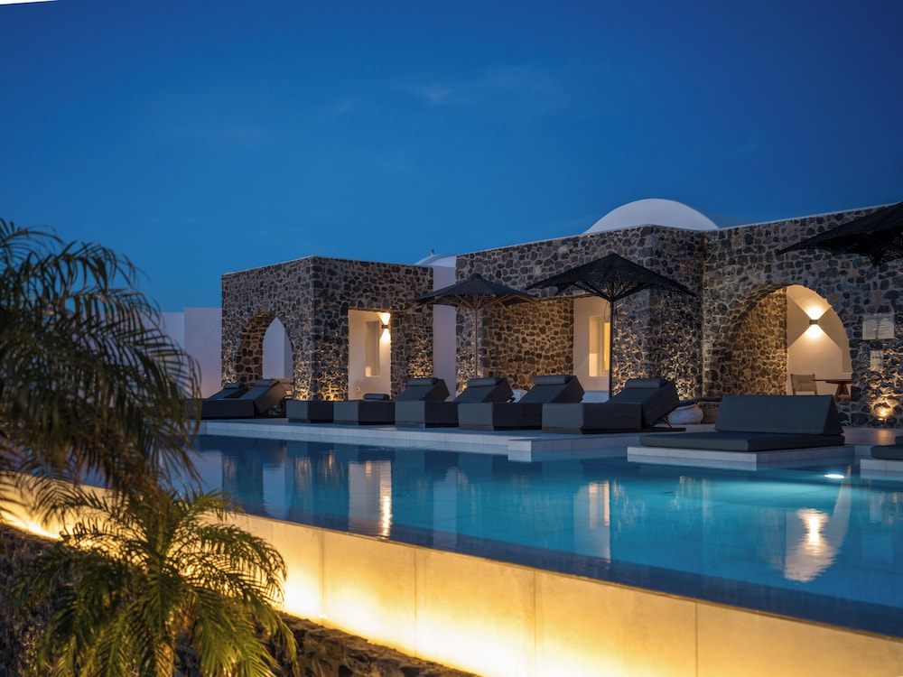 Secret View Hotel — Swimming pool in Oia, South Aegean