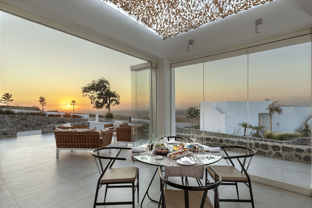 Secret View Hotel — Restaurant & bars in Oia, South Aegean