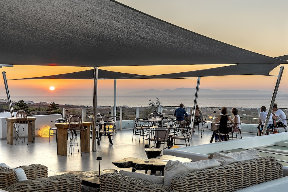 Secret View Hotel — Restaurant & bars in Oia, South Aegean
