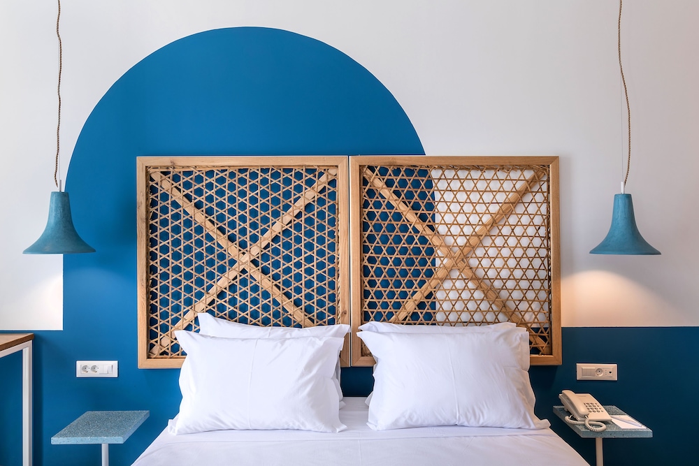Secret View Hotel — Hotel rooms in Oia, South Aegean
