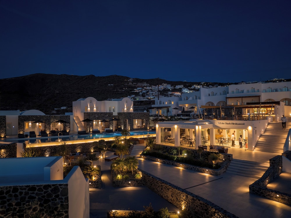 Secret View Hotel — Hotel building in Oia, South Aegean