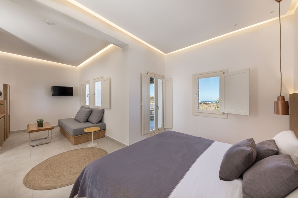 Secret View Hotel — Hotel rooms in Oia, South Aegean