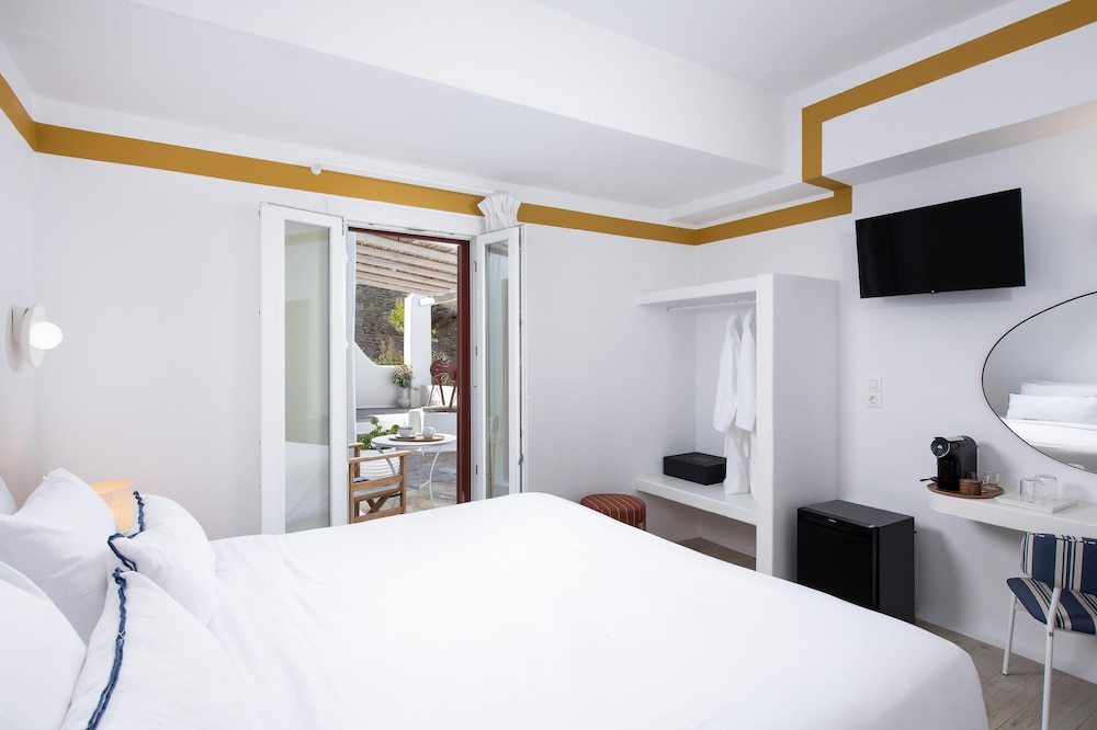 Hotel Tagoo — Hotel rooms in Mykonos Town, South Aegean