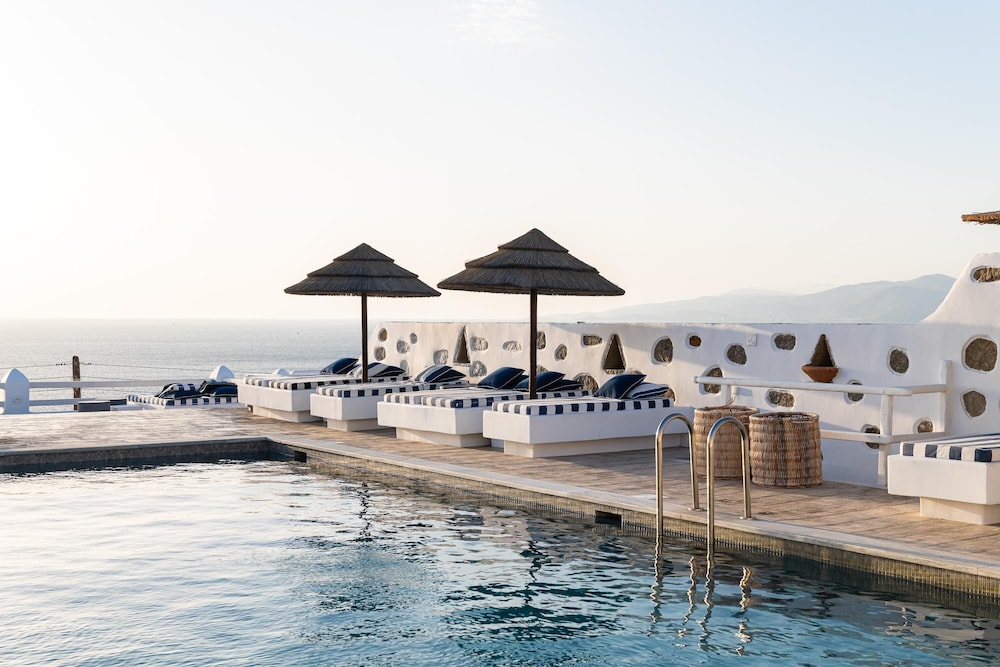 Hotel Tagoo — Swimming pool in Mykonos Town, South Aegean