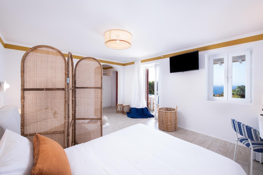 Hotel Tagoo — Hotel rooms in Mykonos Town, South Aegean