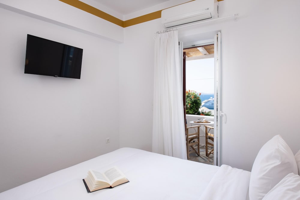 Hotel Tagoo — Hotel rooms in Mykonos Town, South Aegean