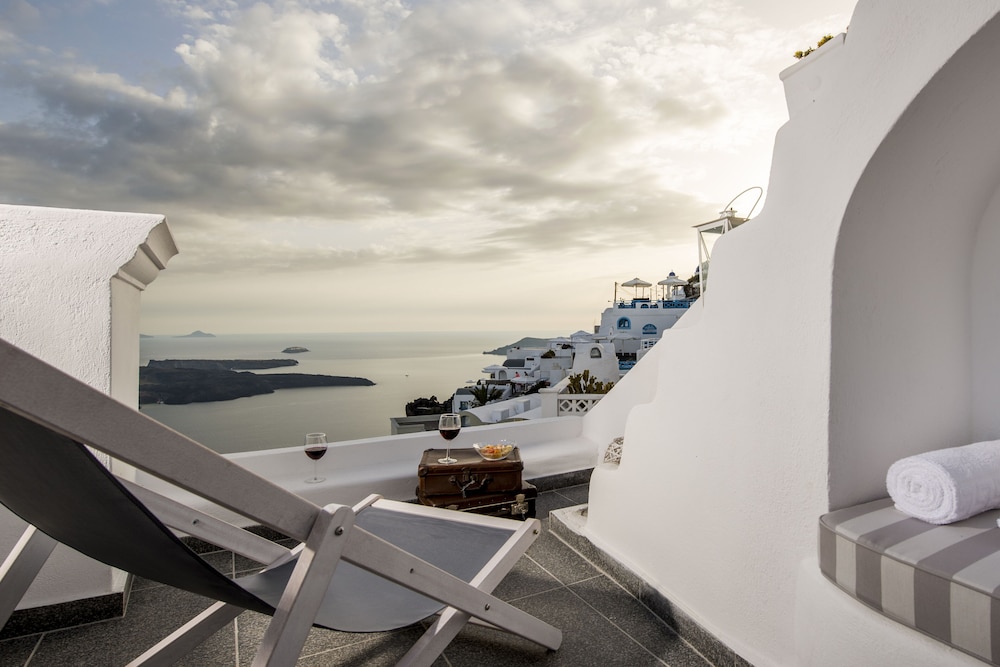 Senses Suites — Hotel building in Imerovigli, South Aegean