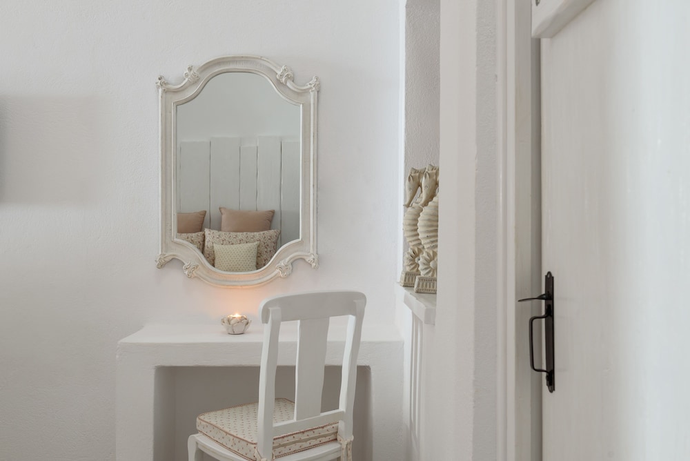 Senses Suites — Hotel rooms in Imerovigli, South Aegean