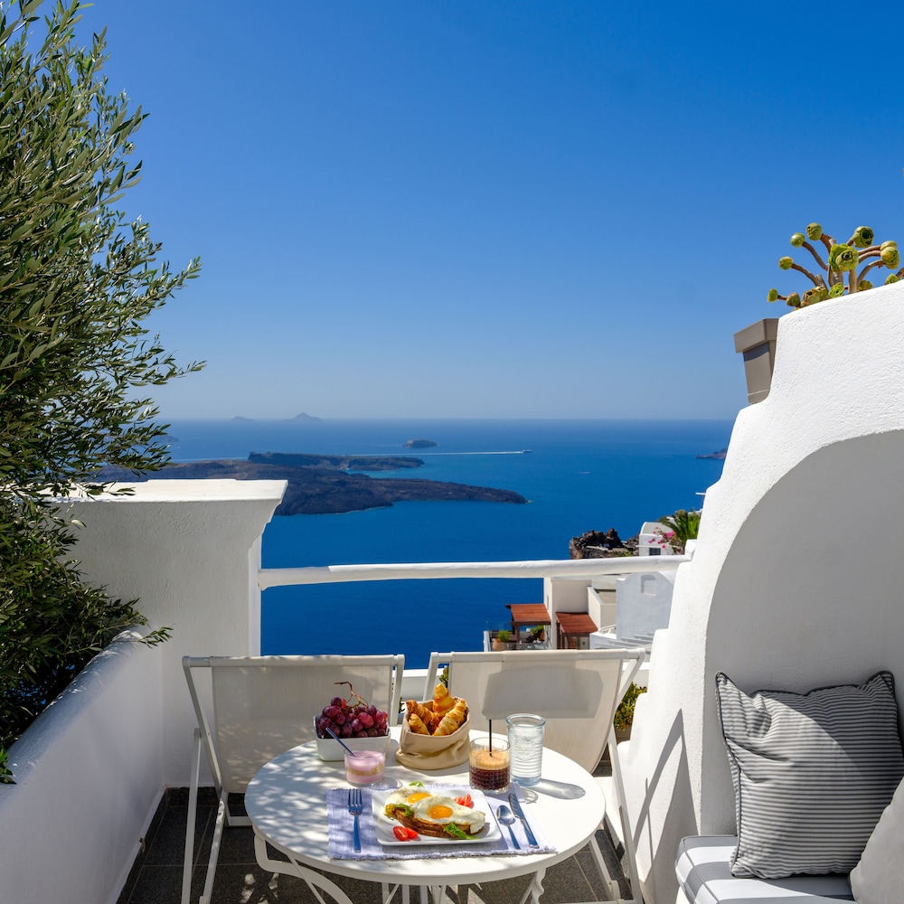 Senses Suites — Hotel rooms in Imerovigli, South Aegean
