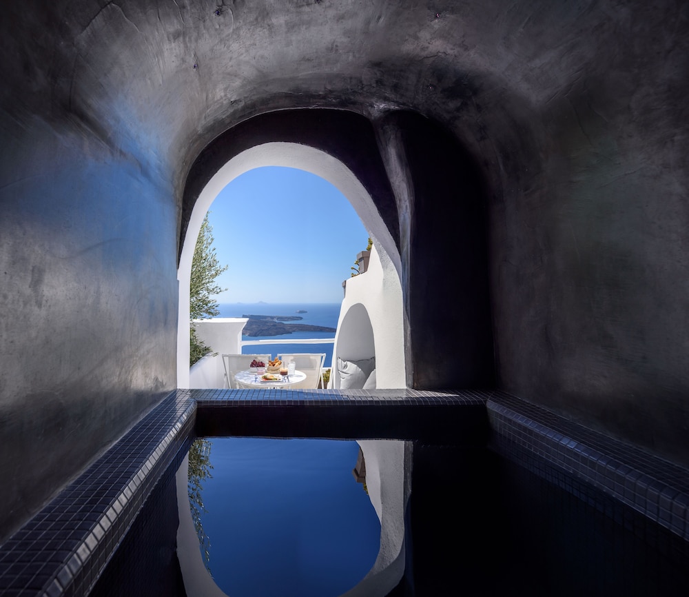 Senses Suites — Hotel rooms in Imerovigli, South Aegean