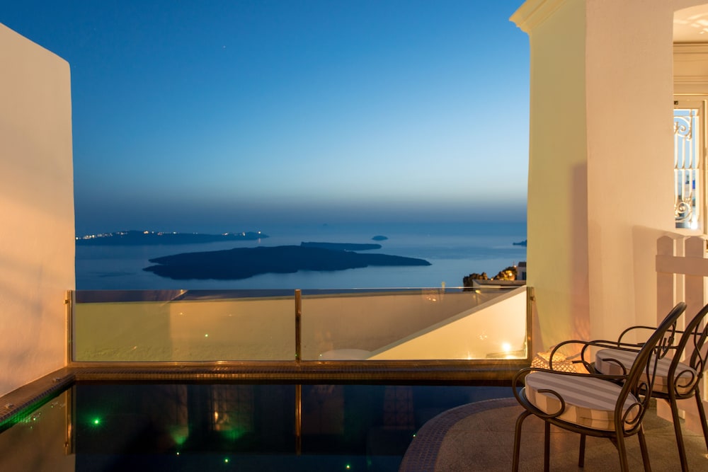 Senses Suites — Swimming pool in Imerovigli, South Aegean