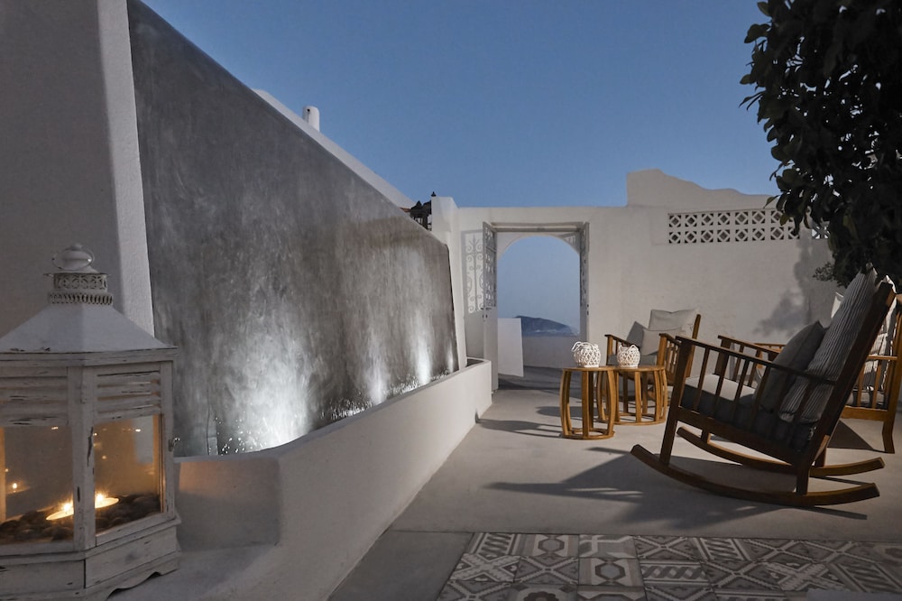 Senses Suites — Hotel building in Imerovigli, South Aegean