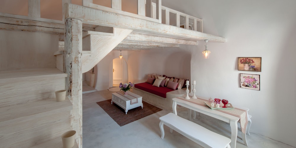 Senses Suites — Hotel rooms in Imerovigli, South Aegean