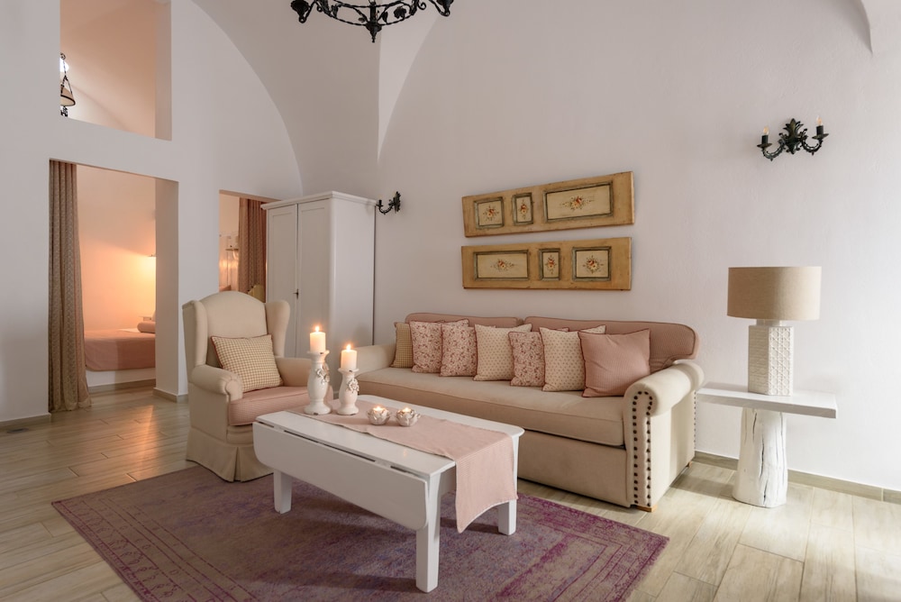 Senses Suites — Hotel rooms in Imerovigli, South Aegean