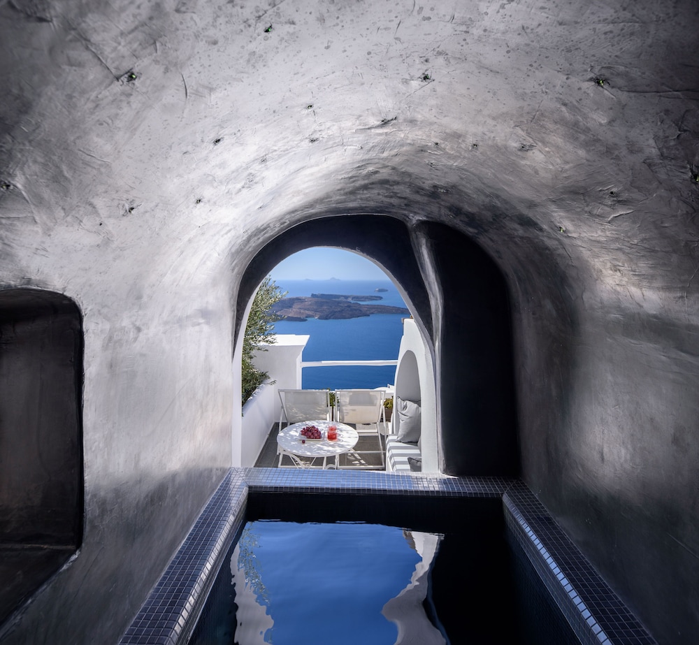 Senses Suites — Hotel rooms in Imerovigli, South Aegean
