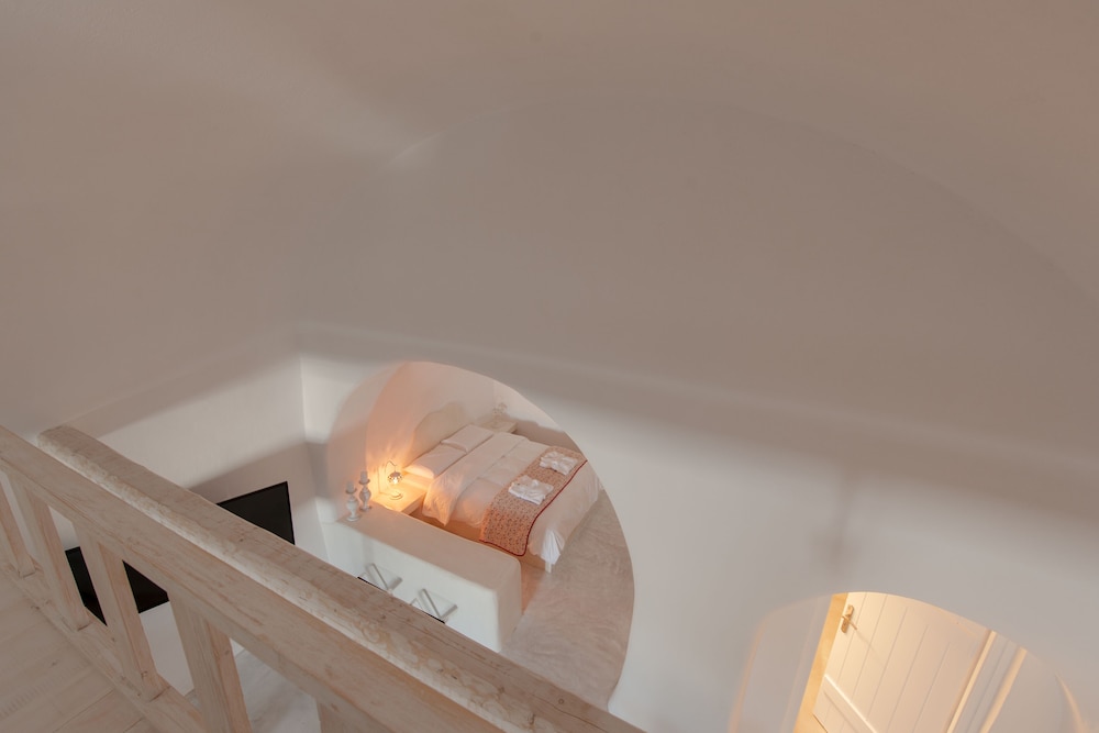 Senses Suites — Hotel rooms in Imerovigli, South Aegean