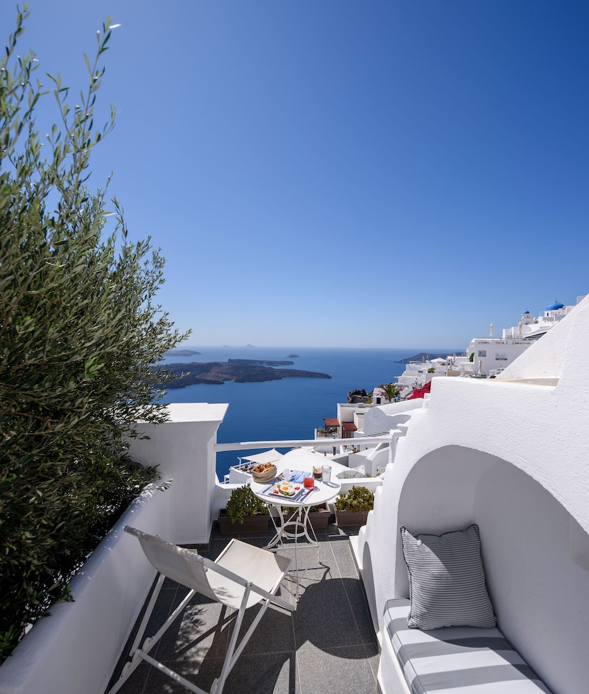 Senses Suites — Hotel building in Imerovigli, South Aegean