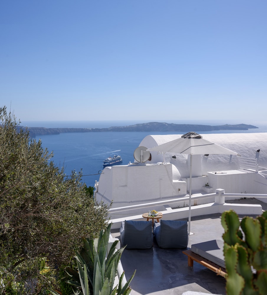 Senses Suites — Hotel building in Imerovigli, South Aegean