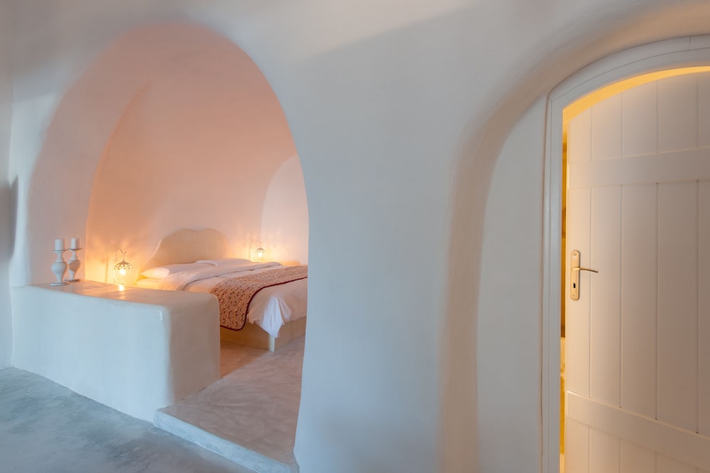 Senses Suites — Hotel rooms in Imerovigli, South Aegean