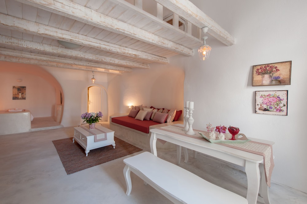 Senses Suites — Hotel rooms in Imerovigli, South Aegean