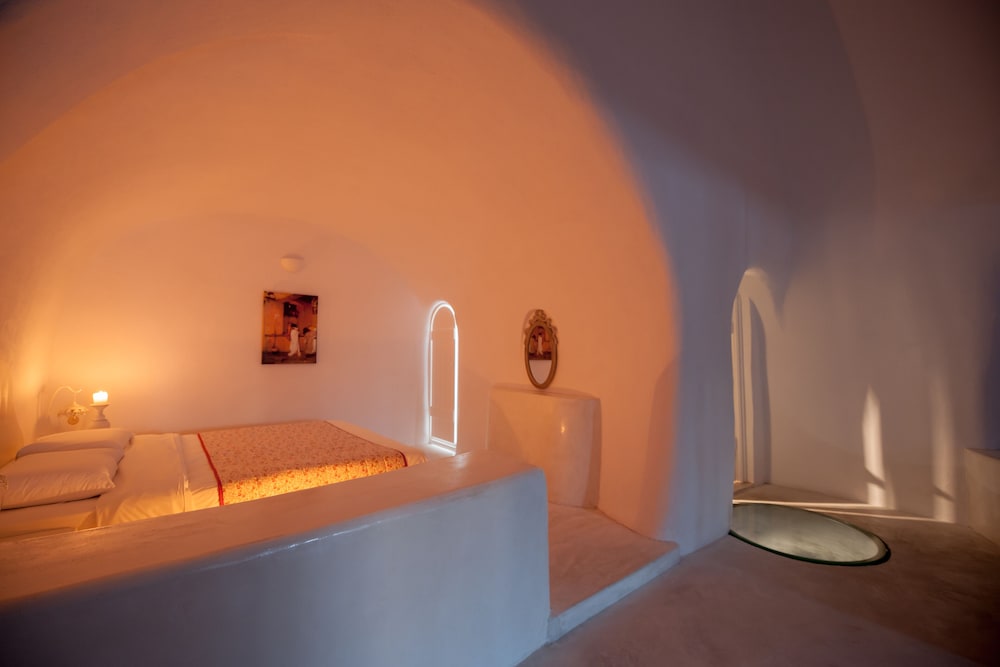 Senses Suites — Hotel rooms in Imerovigli, South Aegean