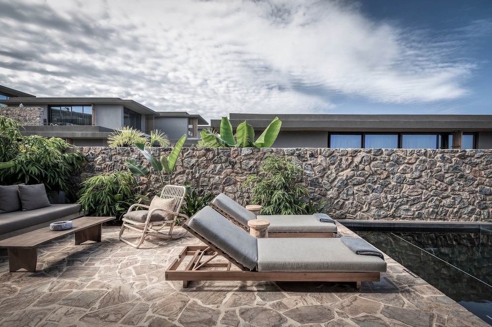 Domes Zeen Chania, a Luxury Collection Resort, Crete — Hotel building in Chania