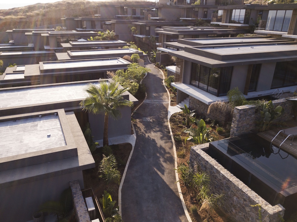 Domes Zeen Chania, a Luxury Collection Resort, Crete — Hotel building in Chania