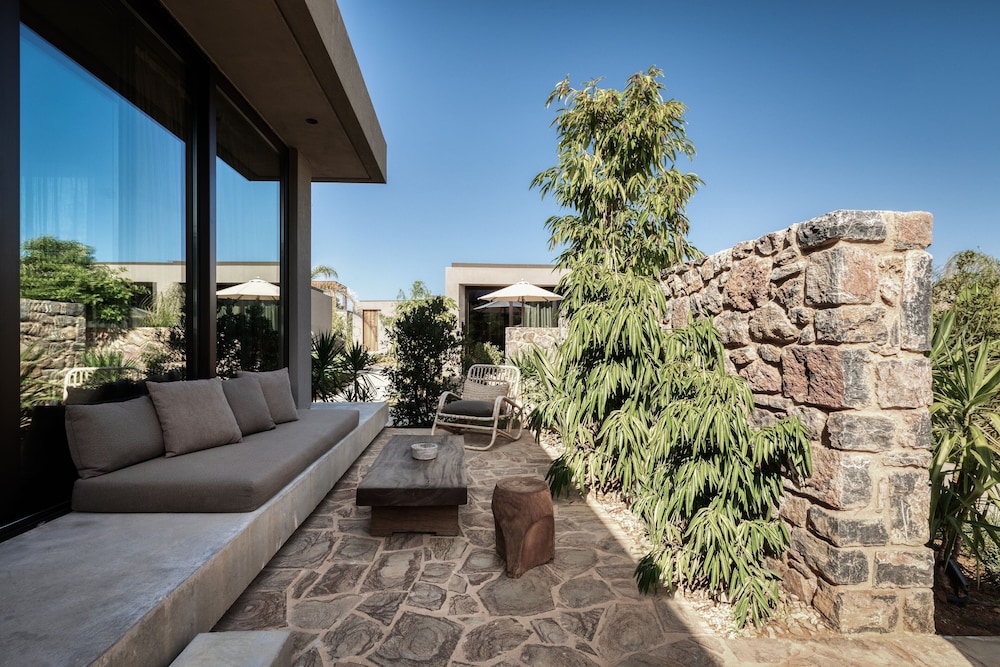 Domes Zeen Chania, a Luxury Collection Resort, Crete — Hotel building in Chania