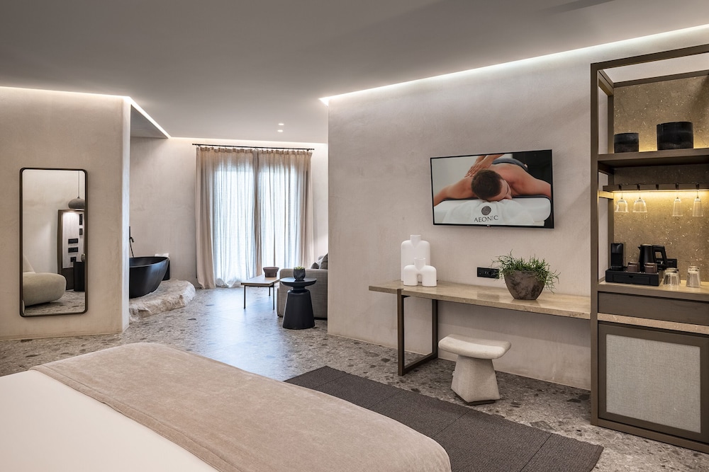 Aeonic Suites and Spa — Hotel rooms in Ornos, South Aegean